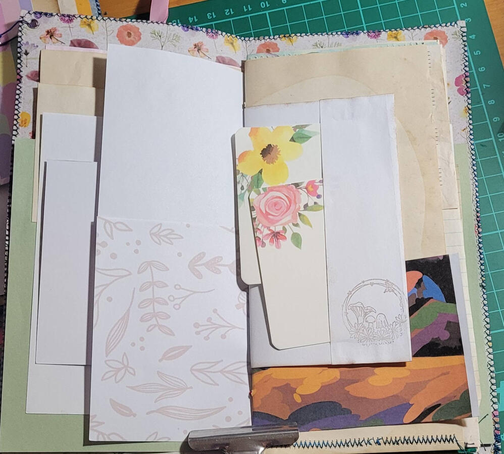 A pocket full of journal cards. For those notes that need a place of their own. Maybe a quote you liked. Or a memory you'd like to tuck away to be treasured.